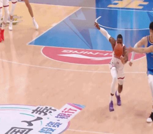 庫明加全力,以赴的精彩,瞬间,爱游戏,AiYouXi,爱游戏官网,爱游戏体育官网,爱游戏体育下载,爱游戏APP